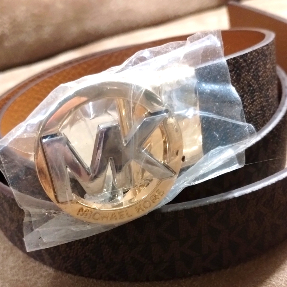 Michael Kors reversible belt